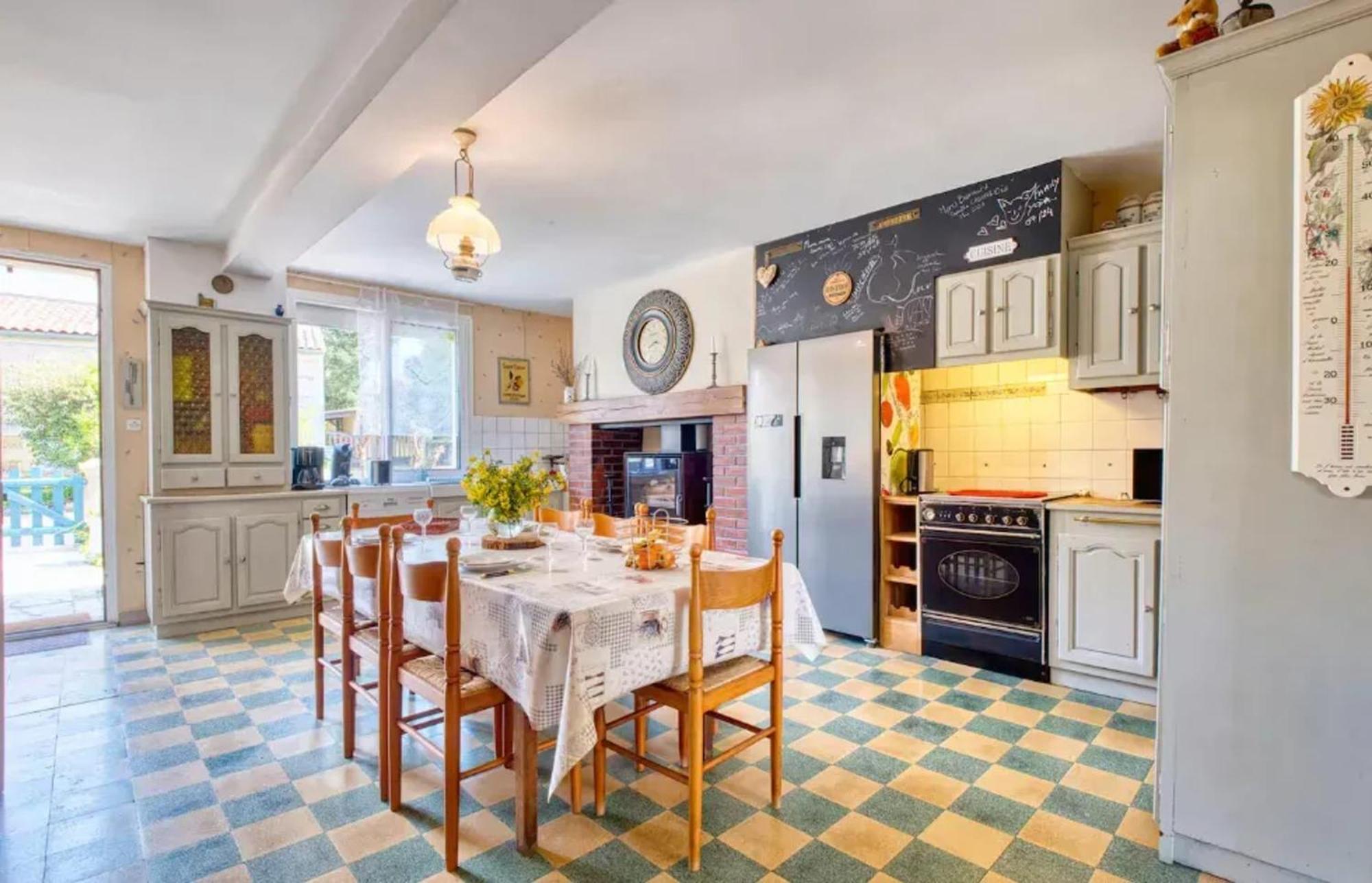 Villa Charmante A Bosset Avec Piscine Partagee Εξωτερικό φωτογραφία